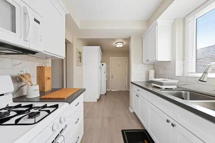 Spacious Centrally Located New 2 Bedroom Property! Ίνγκλγουντ Εξωτερικό φωτογραφία